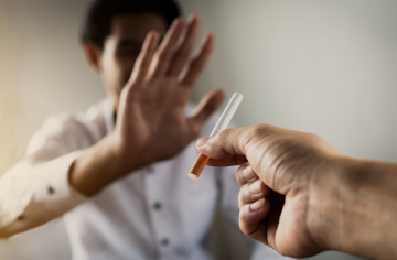 storage//articles/thumb/6-risiko-serius-asap-rokok-bagi-anak-jaga-kesehatan-si-kecil-1731644449.png