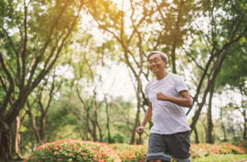 storage//articles/thumb/biar-tidak-cedera-ini-cara-joging-yang-benar-untuk-usia-lanjut-1750403781.jpg