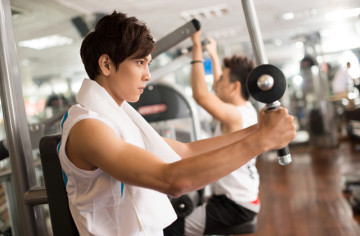 storage//articles/thumb/gym-bukan-cuma-soal-otot-ini-etika-yang-bikin-kamu-dihargai-sesama-pengunjung-1752826041.jpg