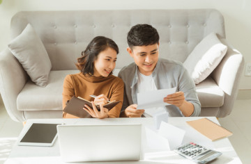 storage//articles/thumb/jangan-taruh-semua-uang-di-satu-tempat-ini-strategi-investasi-yang-lebih-aman-1753426408.jpg