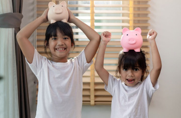 storage//articles/thumb/menabung-jadi-seru-dengan-8-cara-kreatif-bikin-anak-semangat-nabung-lagi-1746774447.jpg