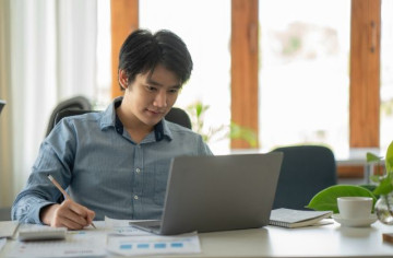 storage//articles/thumb/panduan-santai-membaca-laporan-keuangan-asuransi-untuk-investor-muda-1782183124.jpg