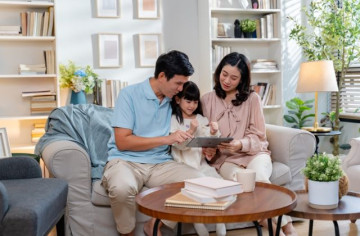 storage//articles/thumb/saat-penyakit-kritis-datang-begini-cara-menjaga-keuangan-keluarga-tetap-aman-1788494453.jpg